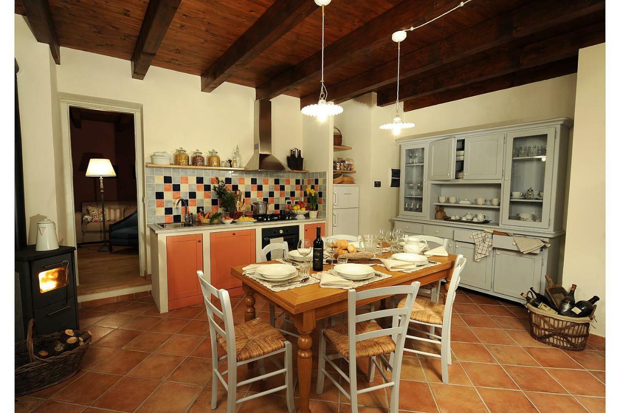 La Casetta Cerretto Langhe ภายนอก รูปภาพ