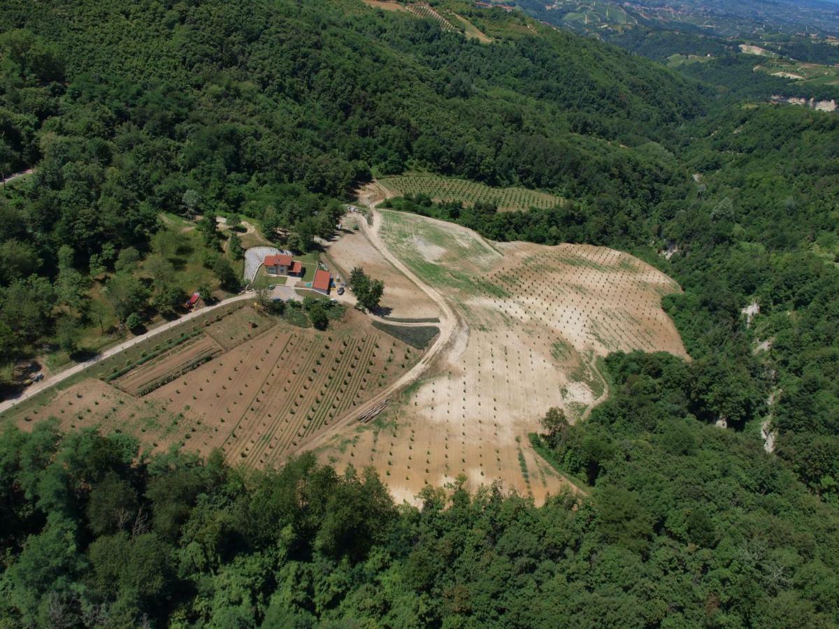 La Casetta Cerretto Langhe ภายนอก รูปภาพ