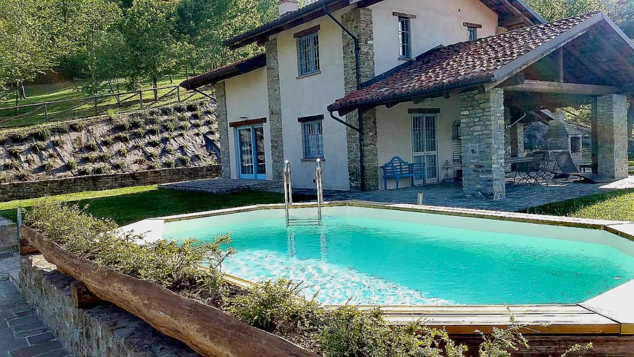 La Casetta Cerretto Langhe ภายนอก รูปภาพ